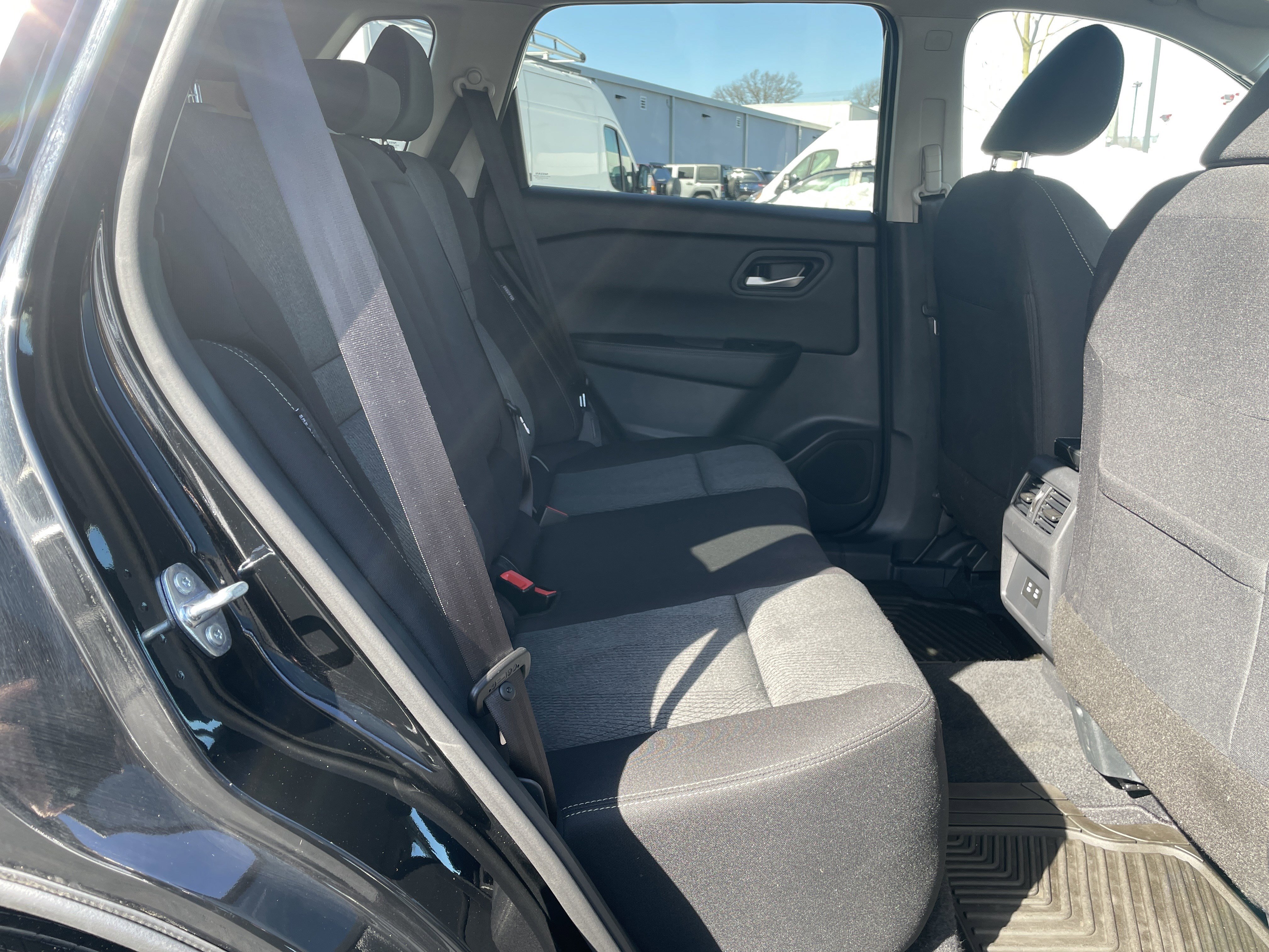 Used 2026 Nissan Rogue SV image 18