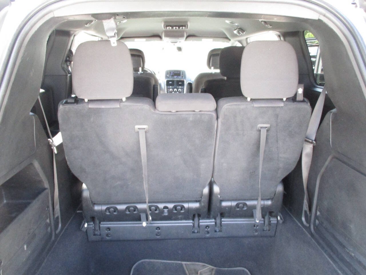 Used 2018 Dodge Grand Caravan SE FWD image 31
