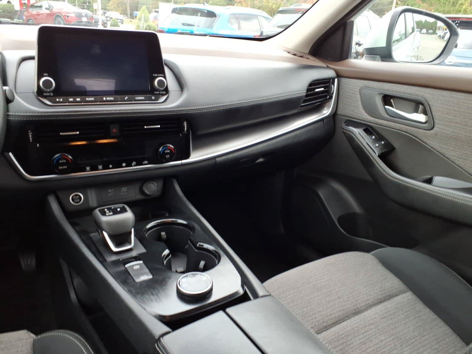 Certified 2022 Nissan Rogue SV AWD/4WD image 15