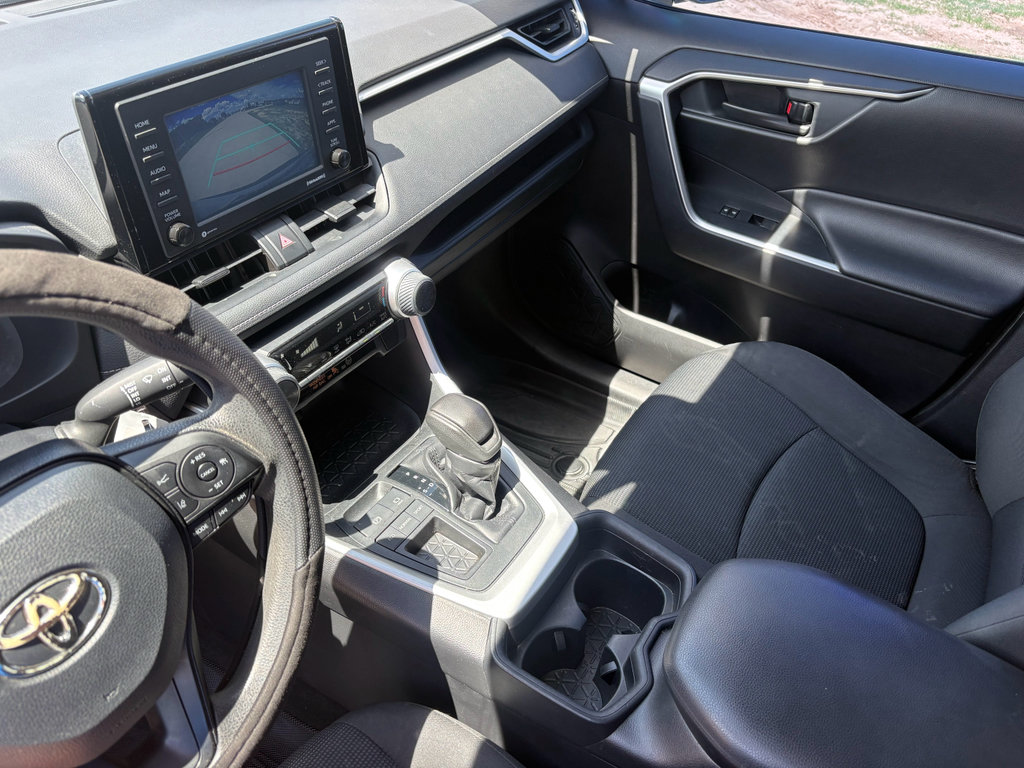Used 2020 Toyota RAV4 LE FWD image 18