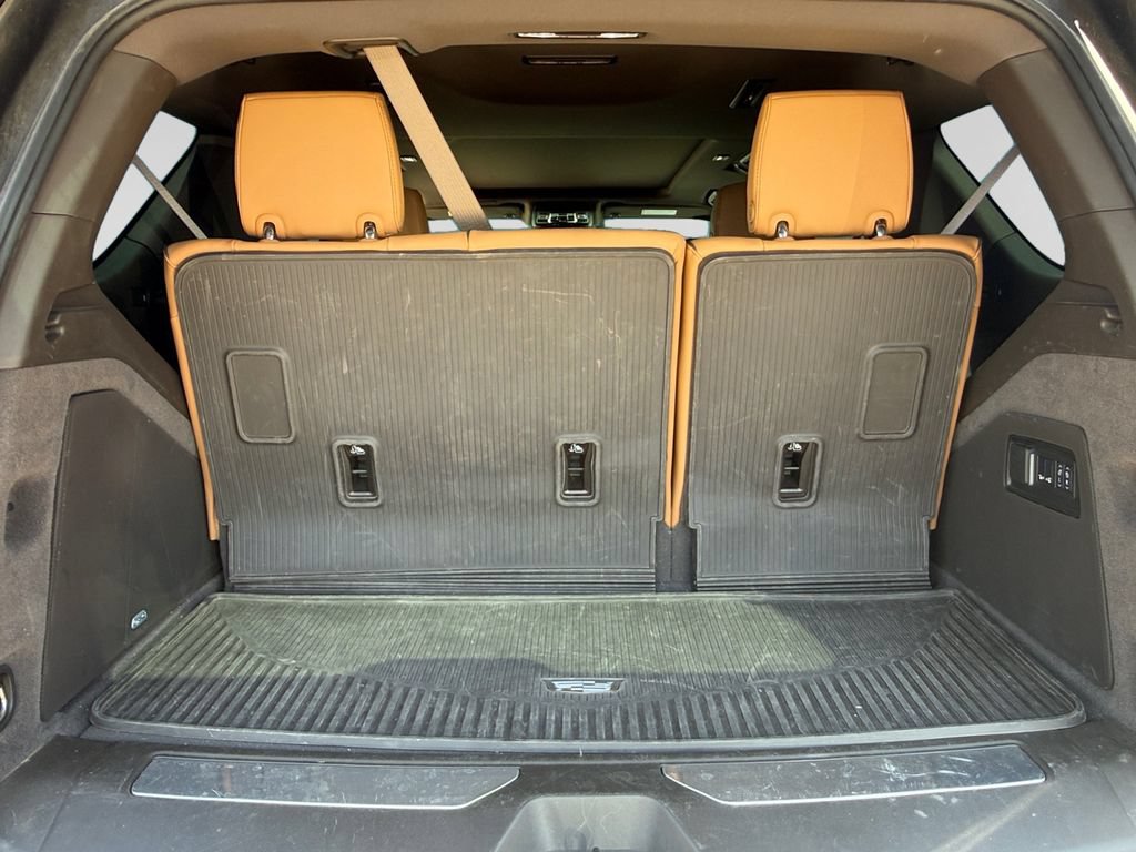 Used 2025 Cadillac Escalade Premium Luxury AWD/4WD image 44