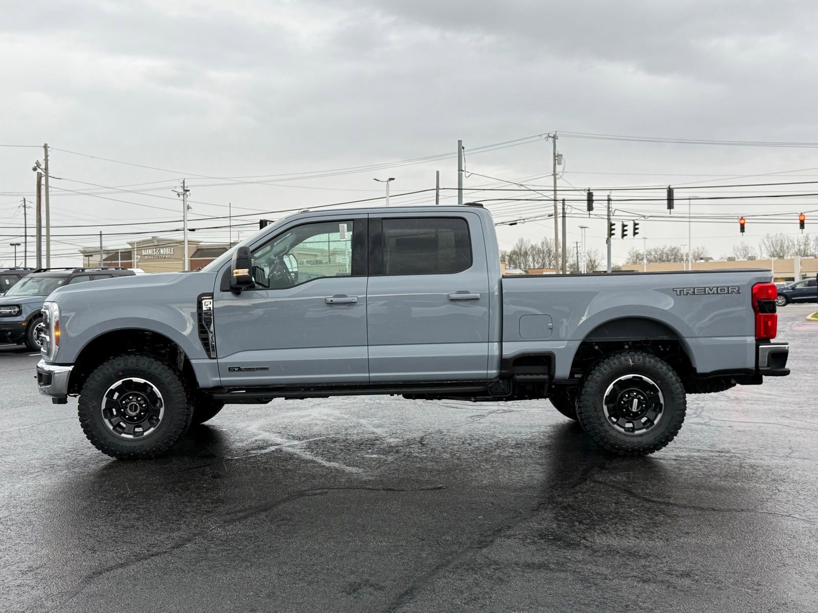 New 2026 Ford F350 4x4 Crew Cab Super Duty image 2