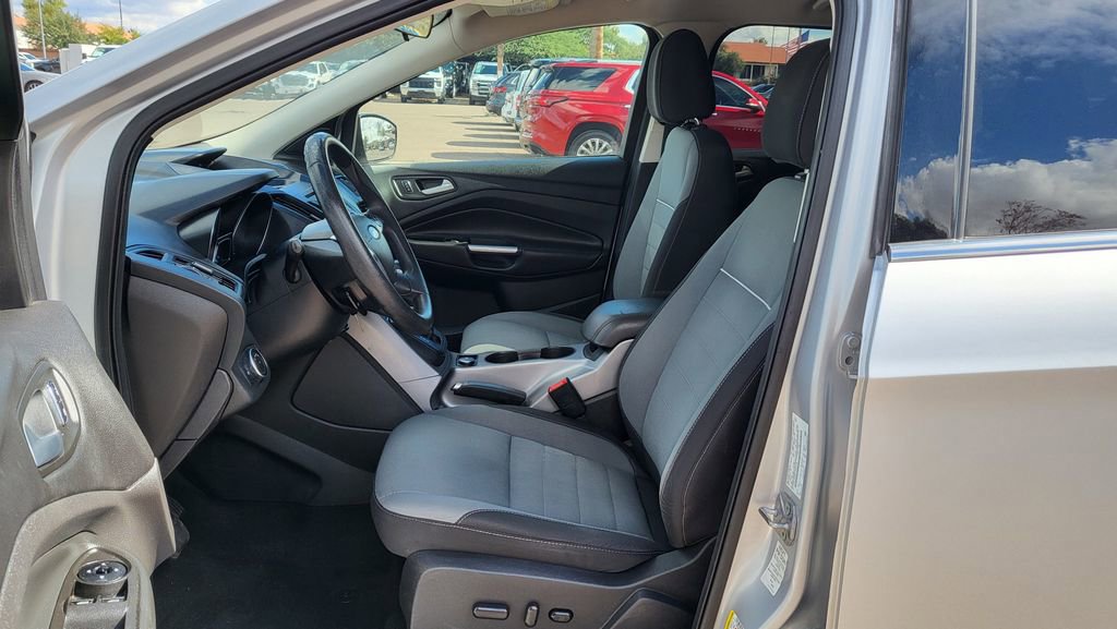 Used 2015 Ford Escape SE image 24
