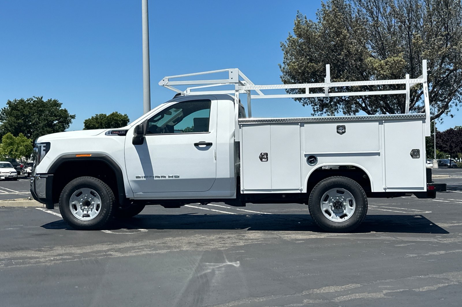 New 2026 GMC Sierra 2500 Pro w/ Convenience Package RWD image 7
