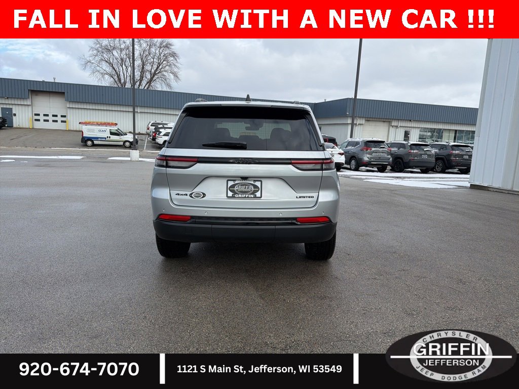 New 2025 Jeep Grand Cherokee Limited w/ Black Appearance Package image 11