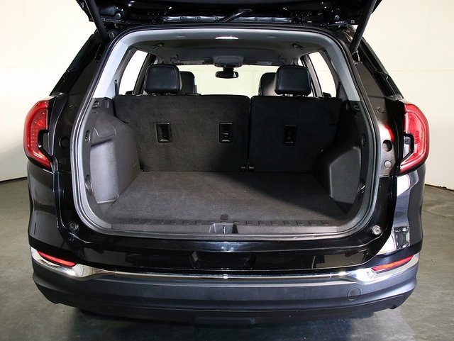 Used 2024 GMC Terrain SLT image 28