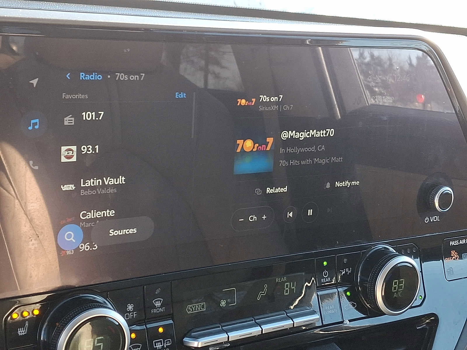 Used 2024 Toyota Highlander Limited image 17