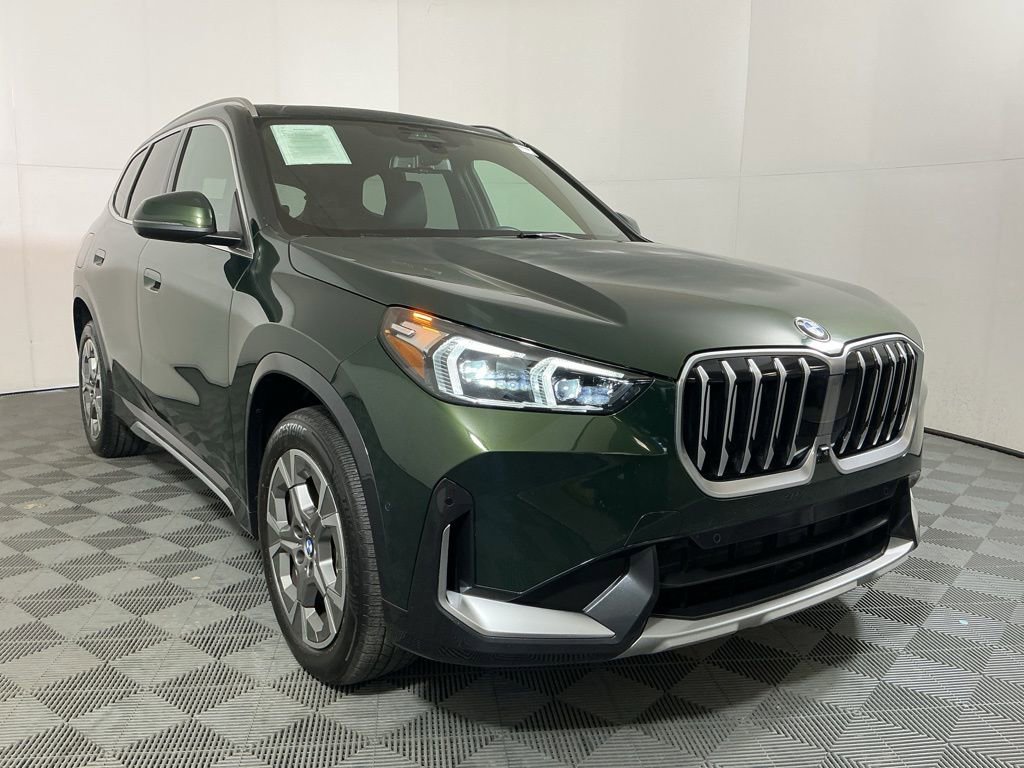 Certified 2025 BMW X1 xDrive28i w/ Technology Package AWD/4WD image 4