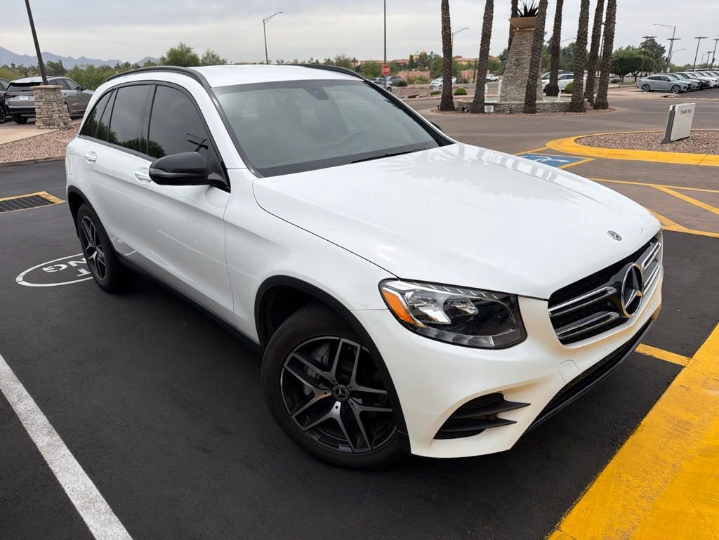 Used 2019 Mercedes-Benz GLC 300 4MATIC image 2