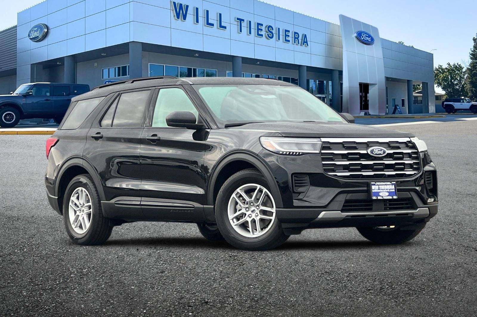 New 2026 Ford Explorer Active image 2