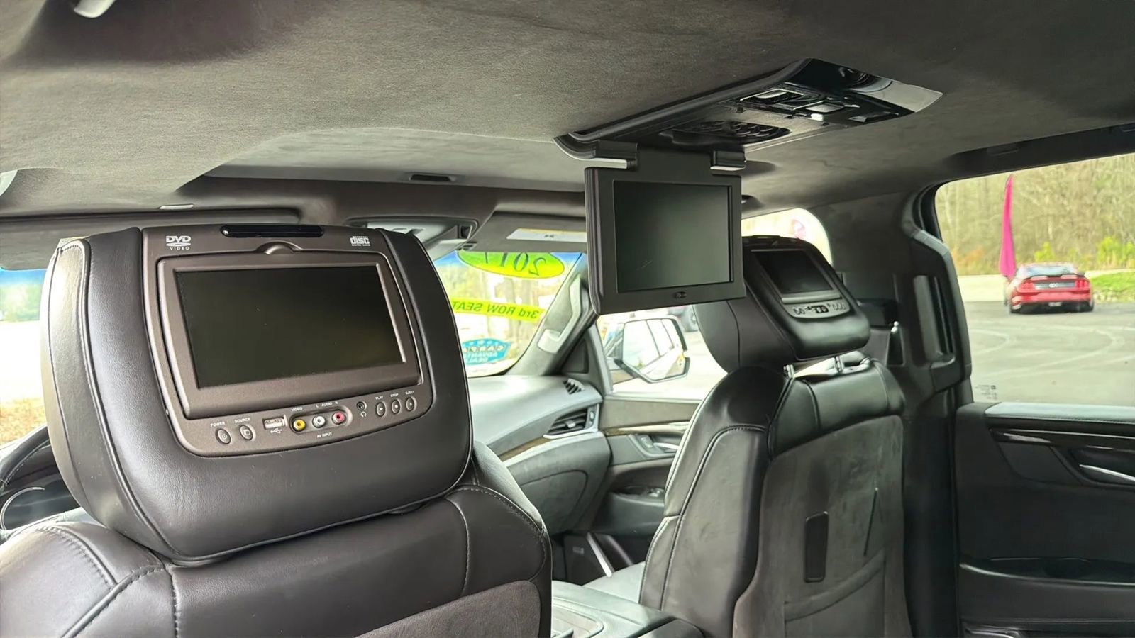 Used 2017 Cadillac Escalade Platinum image 12