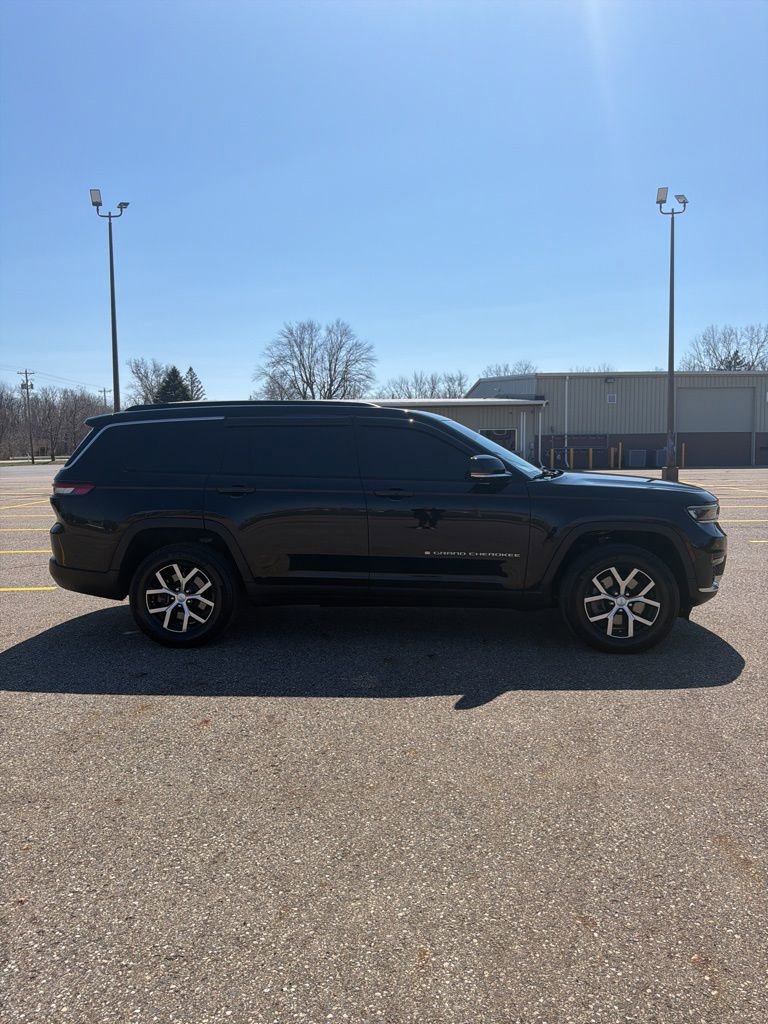 Used 2024 Jeep Grand Cherokee L Limited w/ Luxury Tech Group II AWD/4WD image 4