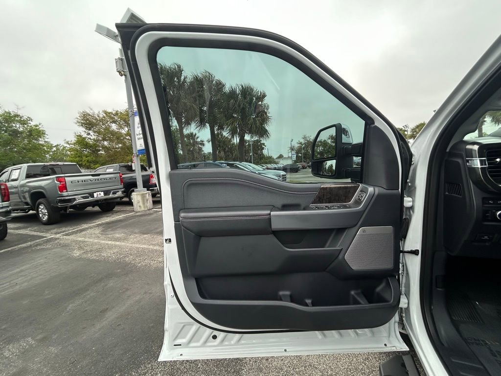Used 2024 Ford F350 Lariat w/ FX4 Off-Road Package image 28