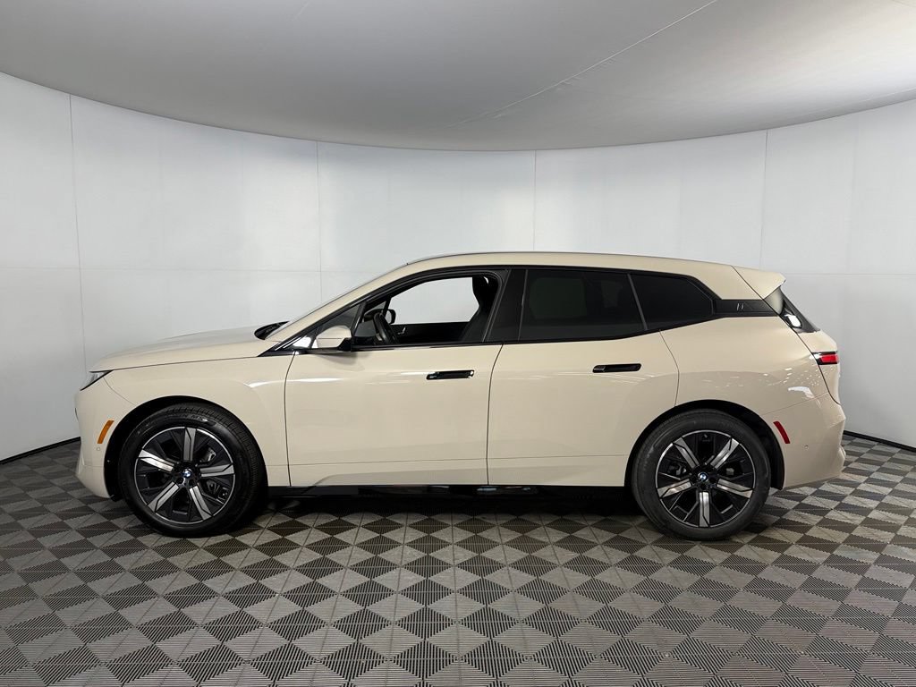 Used 2026 BMW iX xDrive45 AWD/4WD image 10