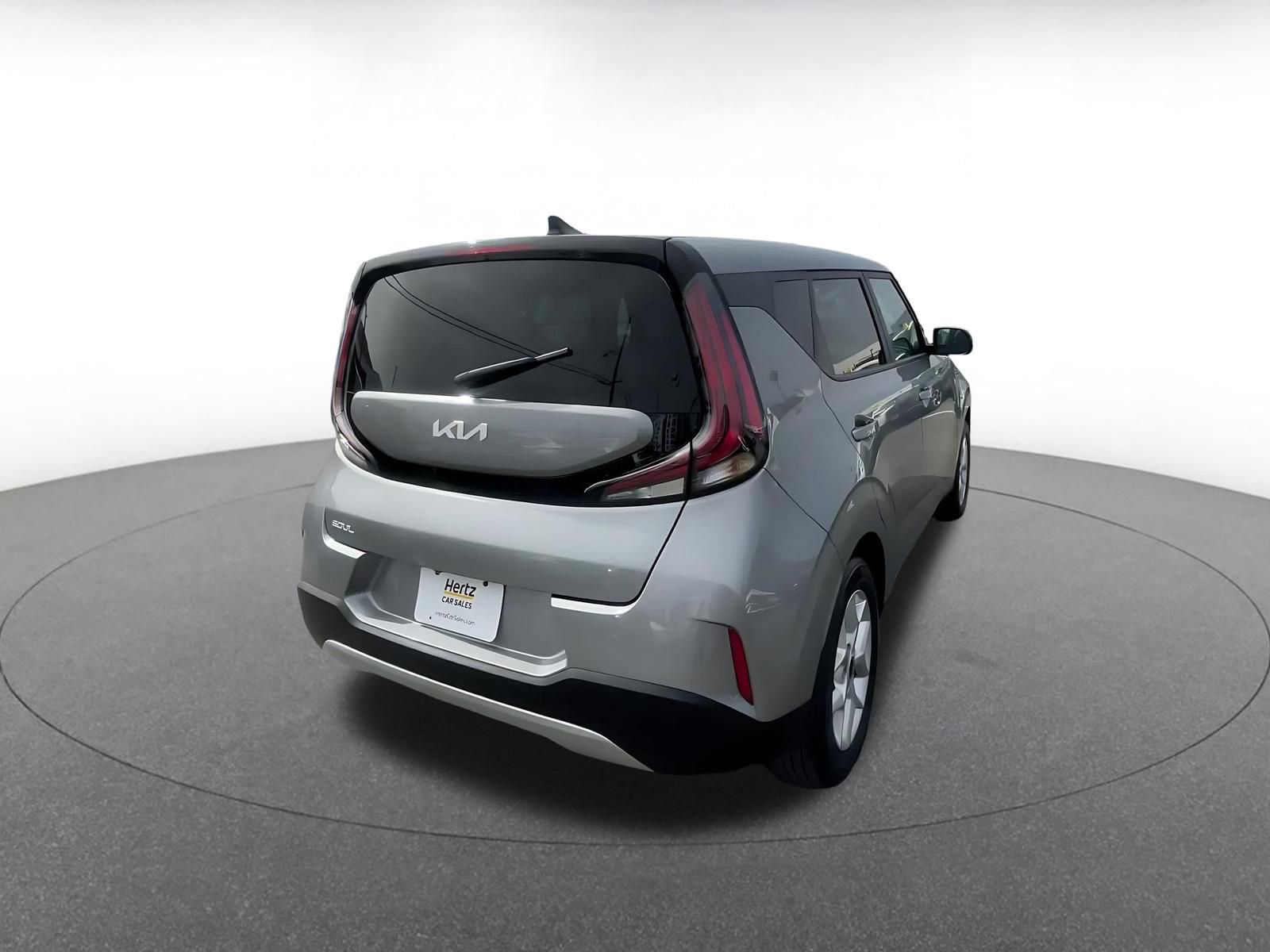 Used 2025 Kia Soul LX w/ LX Technology Package FWD image 14