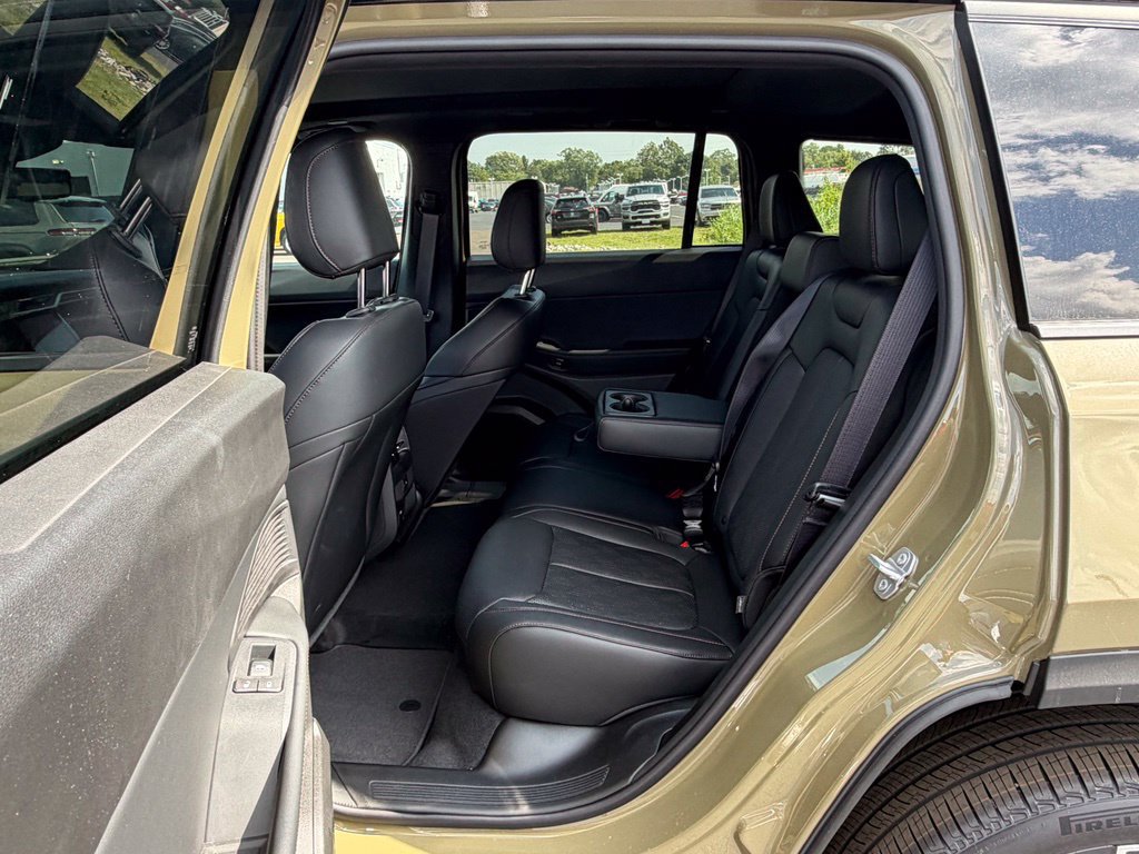 New 2026 Jeep Cherokee Overland w/ Advanced Pro Tech Group AWD/4WD image 9