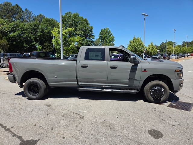 New 2026 RAM 3500 Laramie AWD/4WD image 10