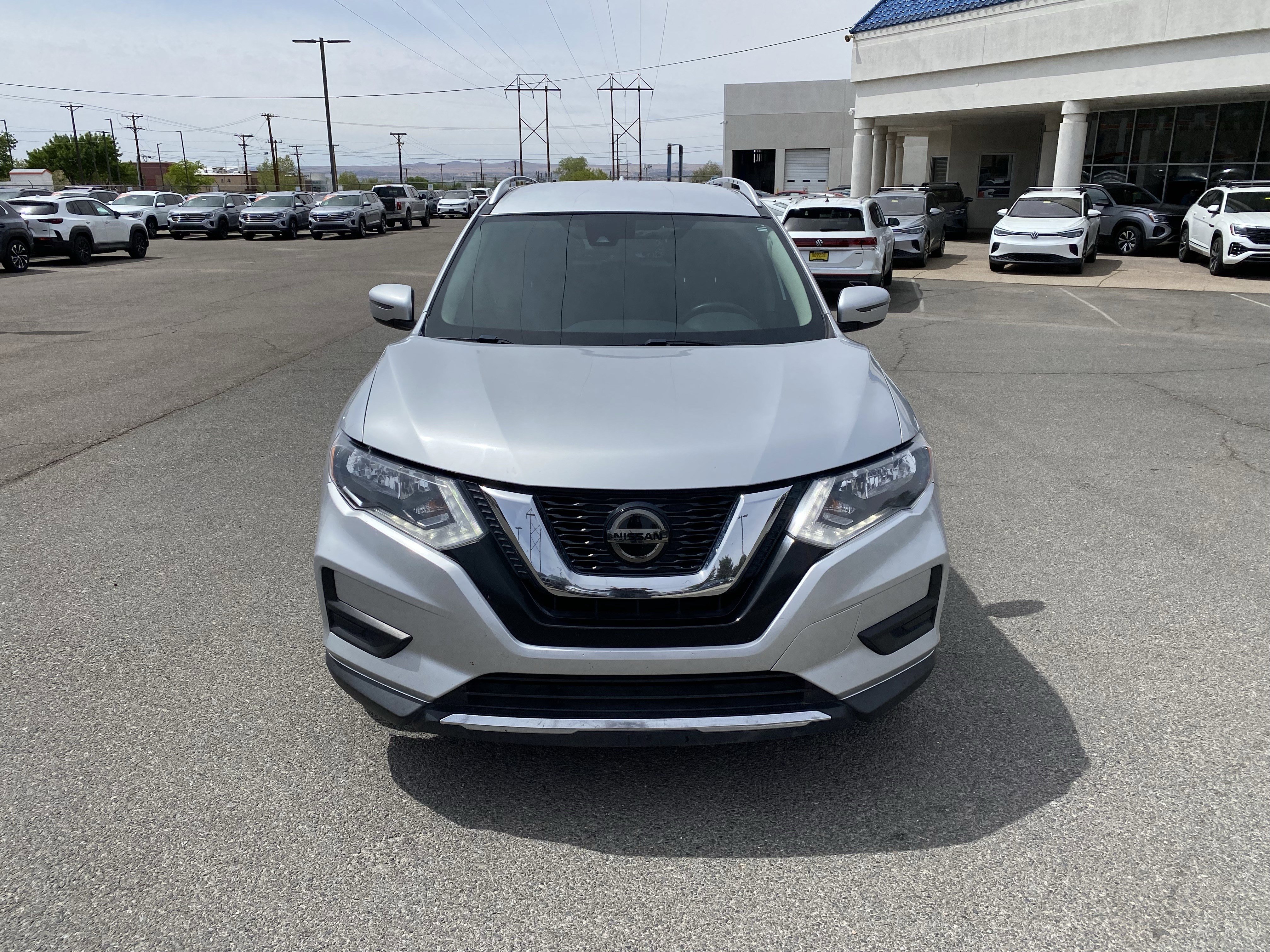 Used 2020 Nissan Rogue SV FWD image 39