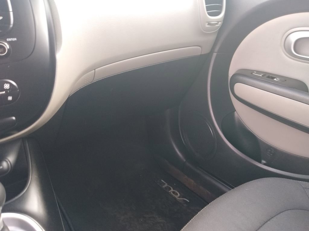 Used 2017 Kia Soul + image 32