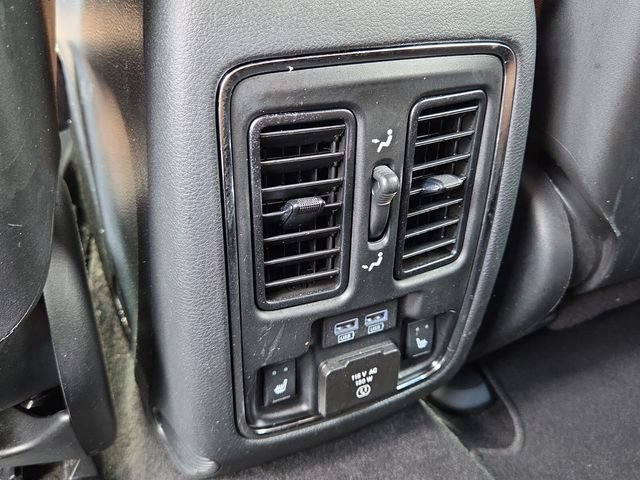 Used 2020 Jeep Grand Cherokee Overland RWD image 15