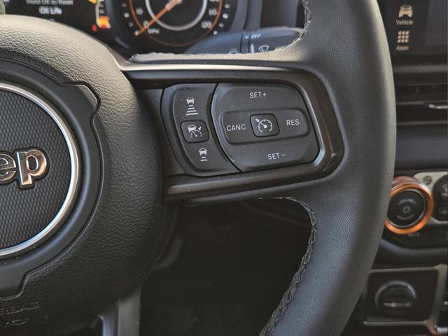 Used 2025 Jeep Gladiator Mojave w/ Convenience Group image 11