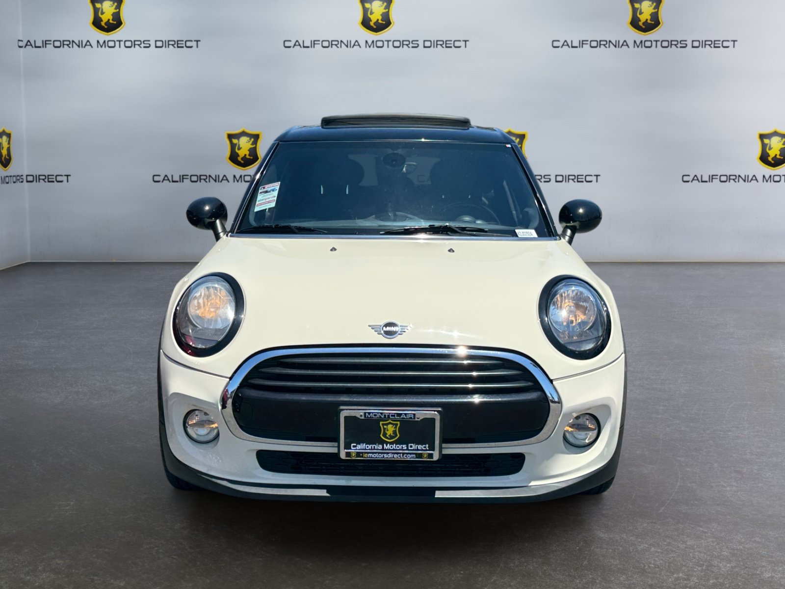 Used 2019 MINI Cooper 4-Door Hardtop w/ Signature Upholstery Package FWD image 8