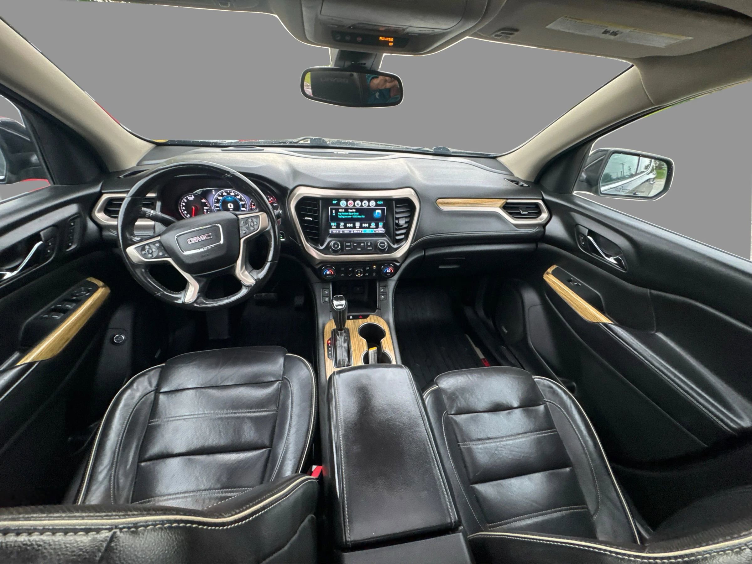 Used 2018 GMC Acadia Denali w/ Technology Package AWD/4WD image 28