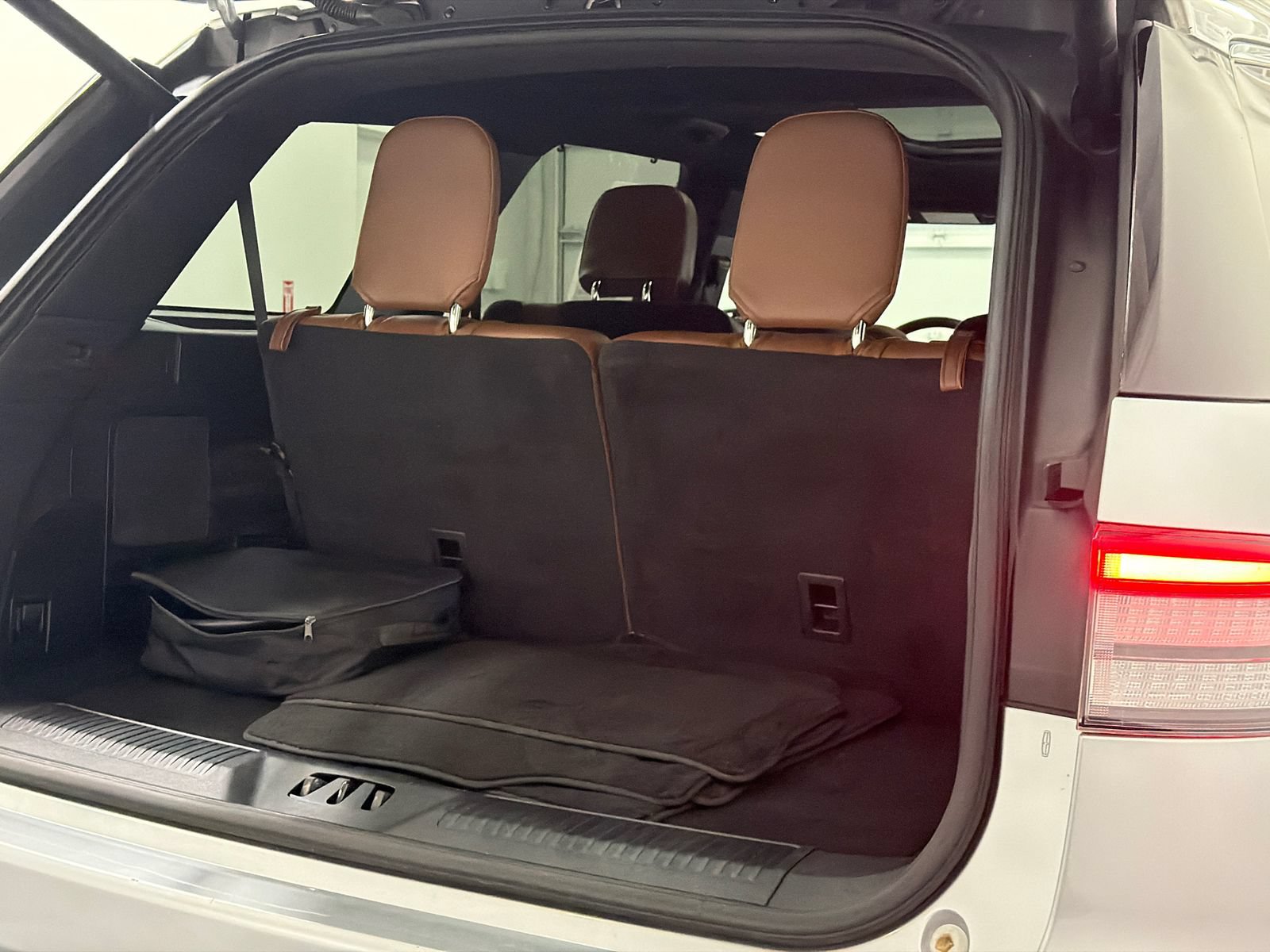 Certified 2023 Lincoln Aviator Grand Touring w/ Equipment Group 301A AWD/4WD image 8