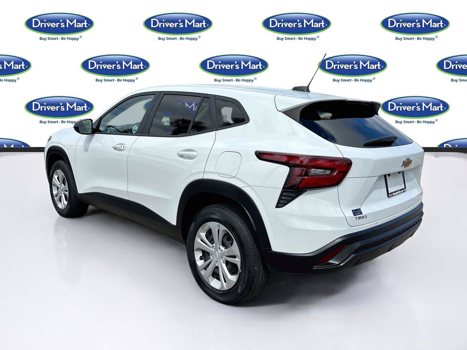 Used 2025 Chevrolet Trax LS FWD image 5