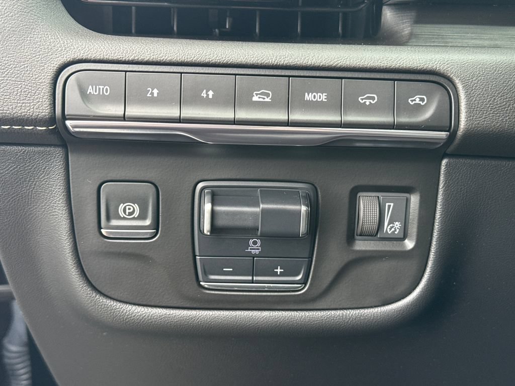 Certified 2024 Cadillac Escalade Premium Luxury w/ Performance Package AWD/4WD image 19