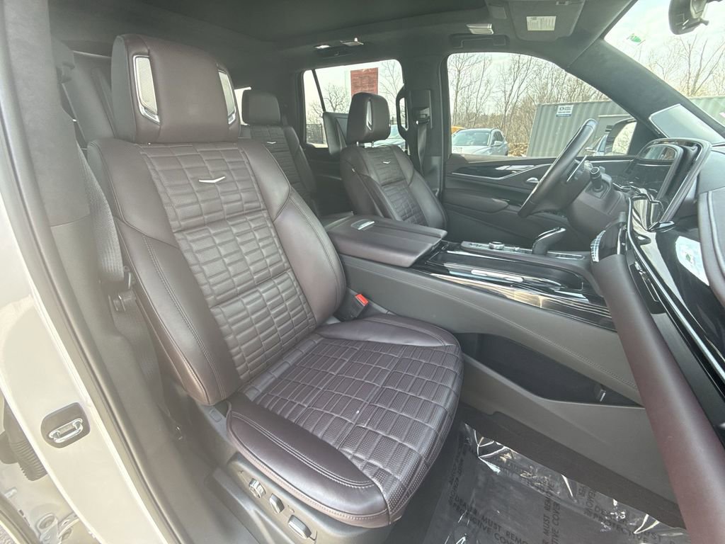 Used 2023 Cadillac Escalade V w/ Heavy-Duty Trailer Package image 25