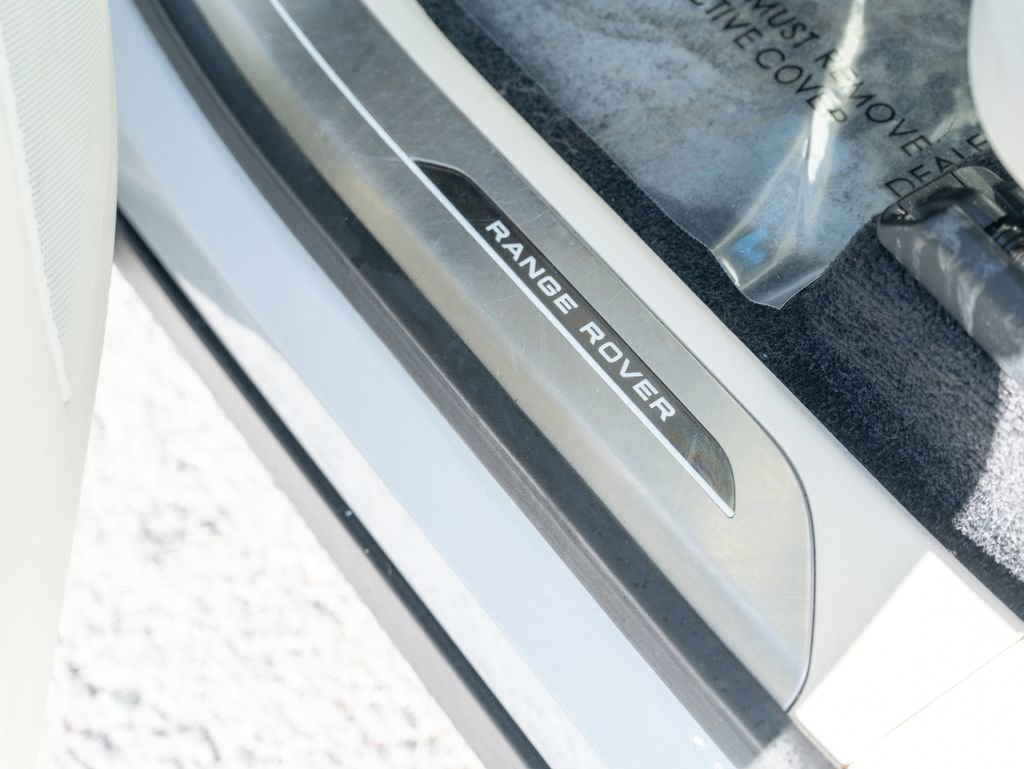 Certified 2024 Land Rover Range Rover Long Wheelbase SE image 17