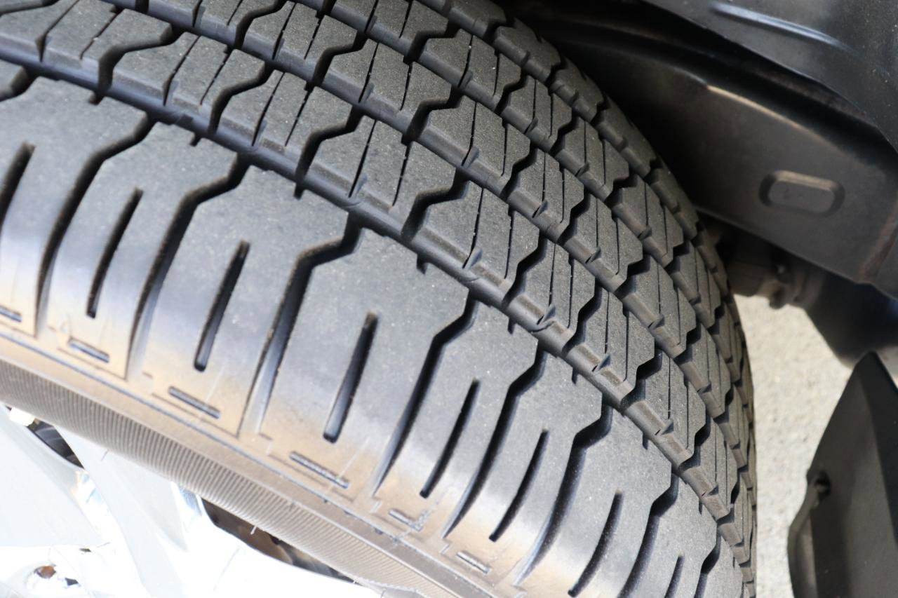 Used 2014 Lexus LX 570 4WD image 92