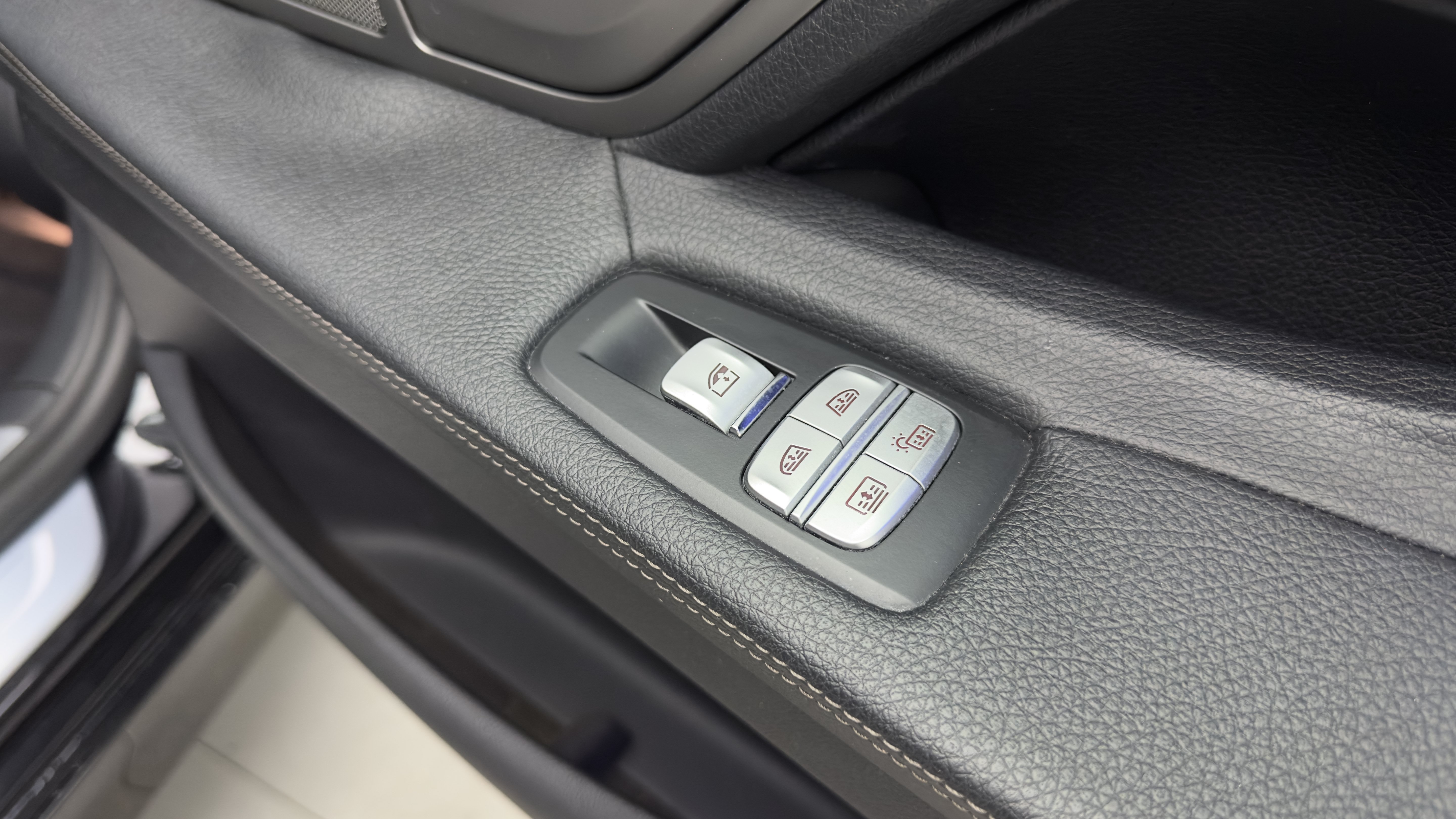 Used 2018 BMW 740i RWD image 43