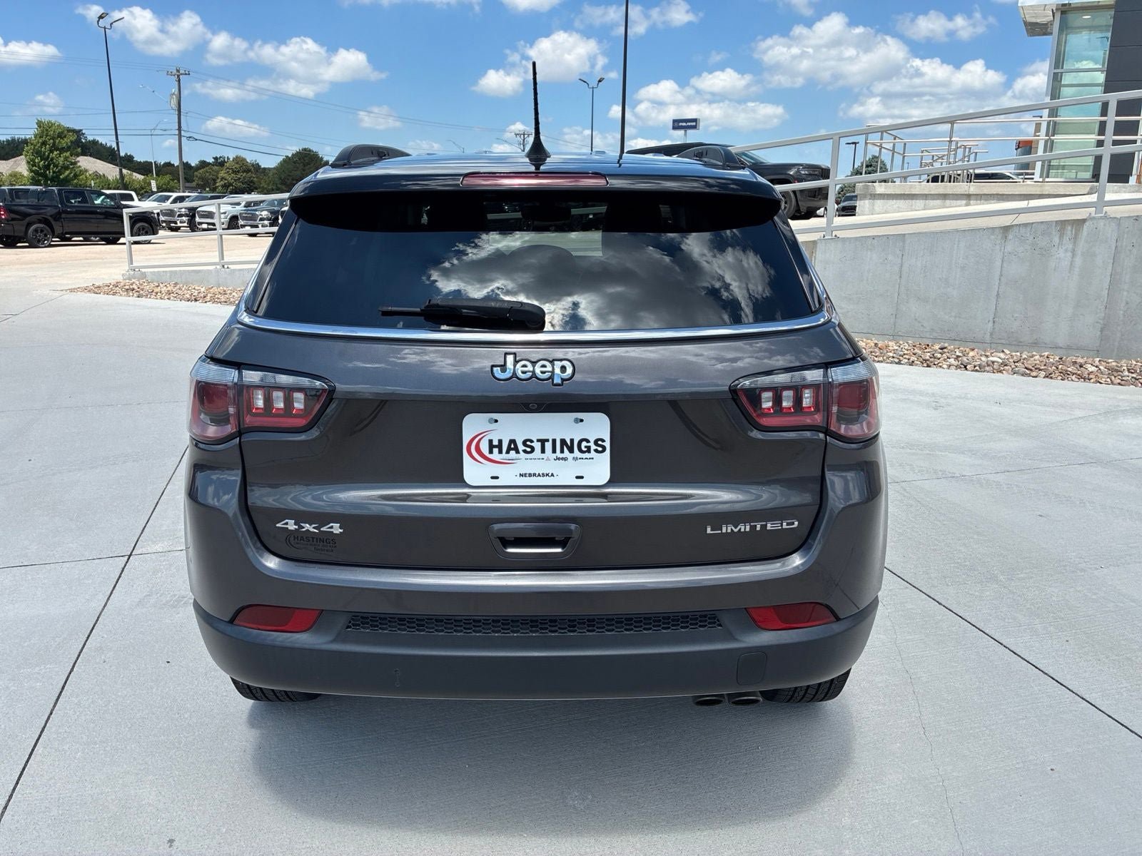 Used 2018 Jeep Compass Limited AWD/4WD image 4