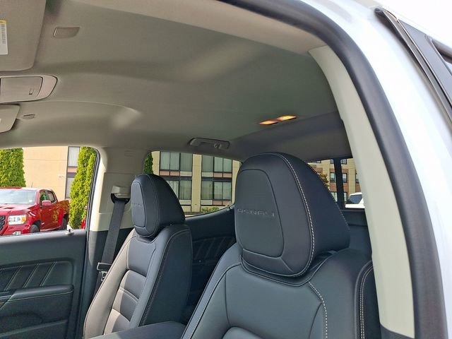 Used 2022 GMC Canyon Denali image 13