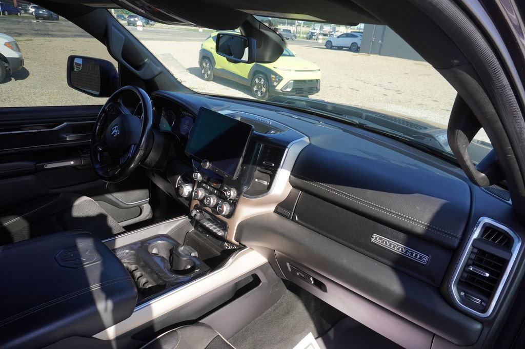 Used 2019 RAM 1500 Laramie w/ Sport Appearance Package AWD/4WD image 8