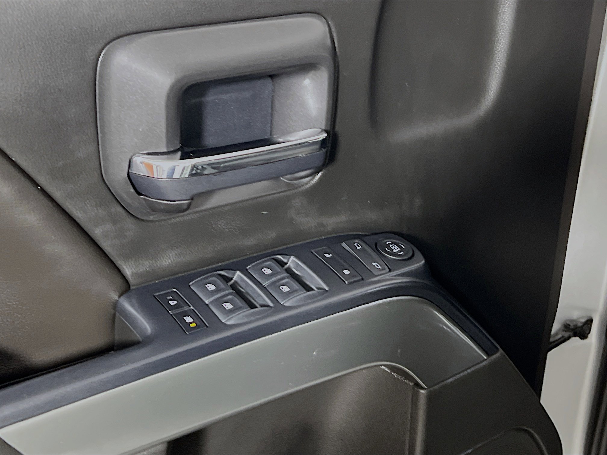 Used 2018 Chevrolet Silverado 1500 LT w/ All Star Edition image 17