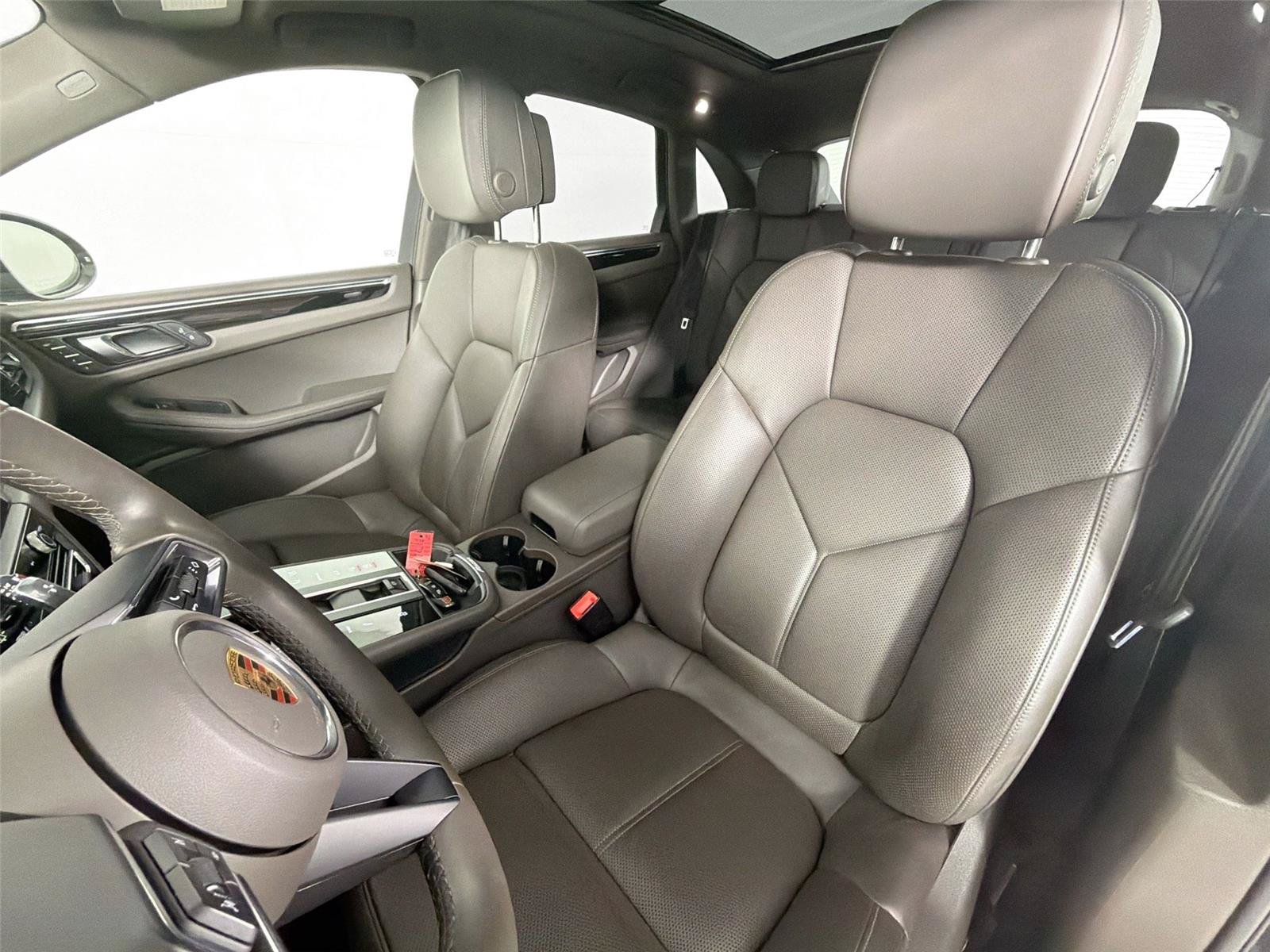 Certified 2023 Porsche Macan S AWD/4WD image 5