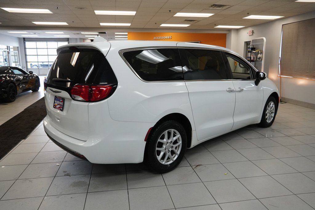 Used 2017 Chrysler Pacifica Touring Plus image 15