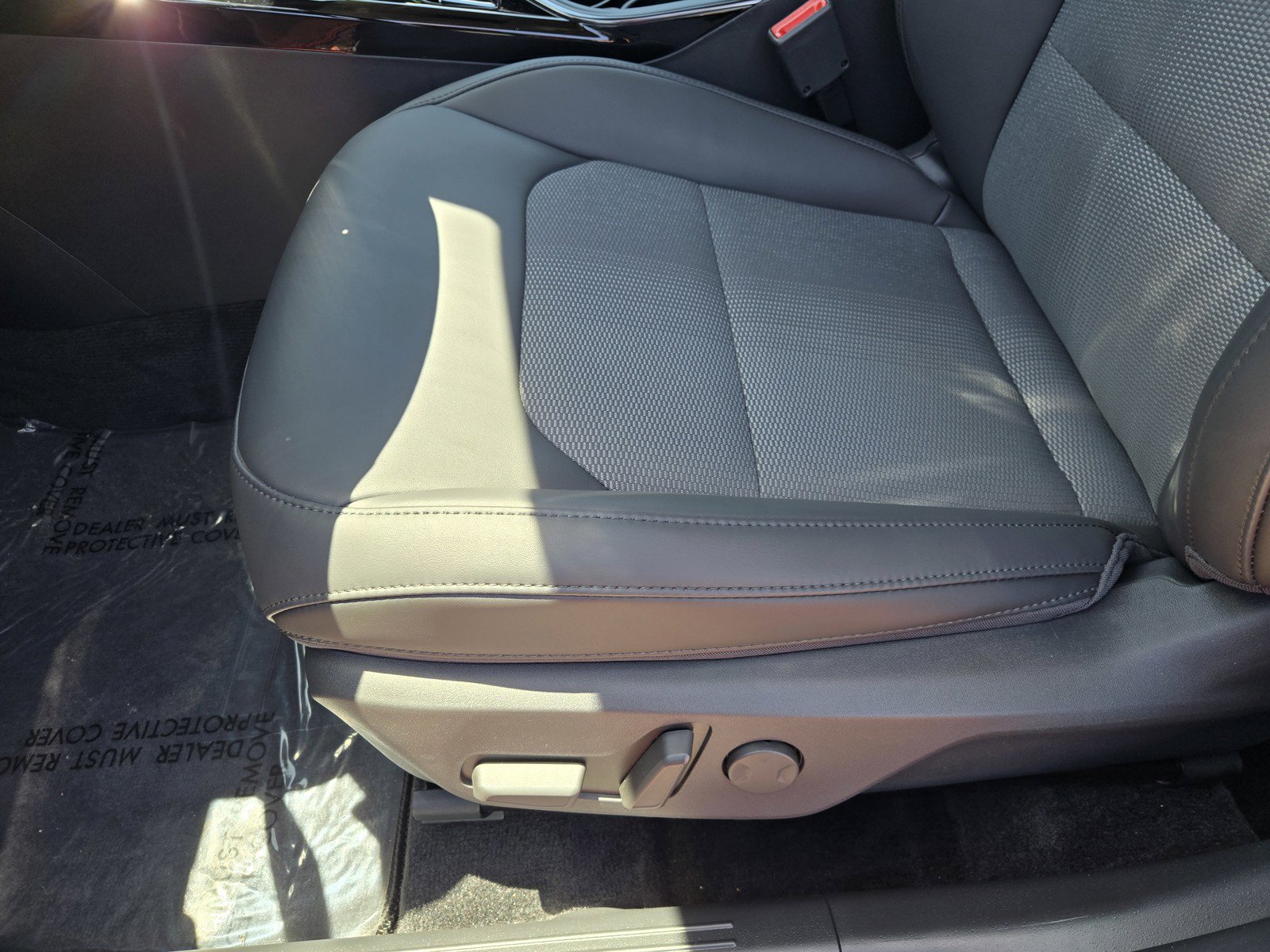 Used 2025 Kia Niro EX FWD image 16