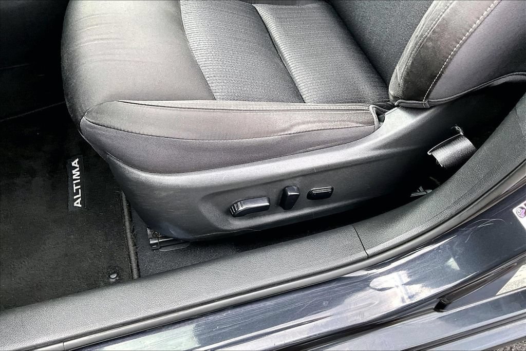 Used 2020 Nissan Altima 2.5 SV FWD image 38