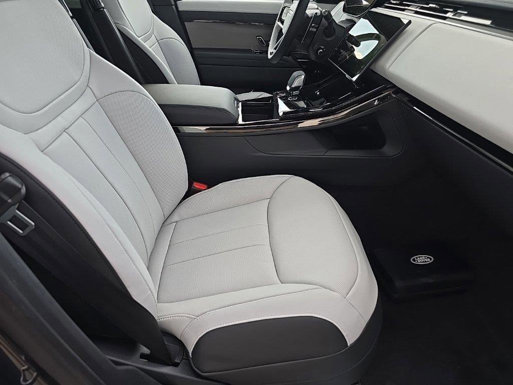 New 2025 Land Rover Range Rover Sport Dynamic SE AWD/4WD image 7