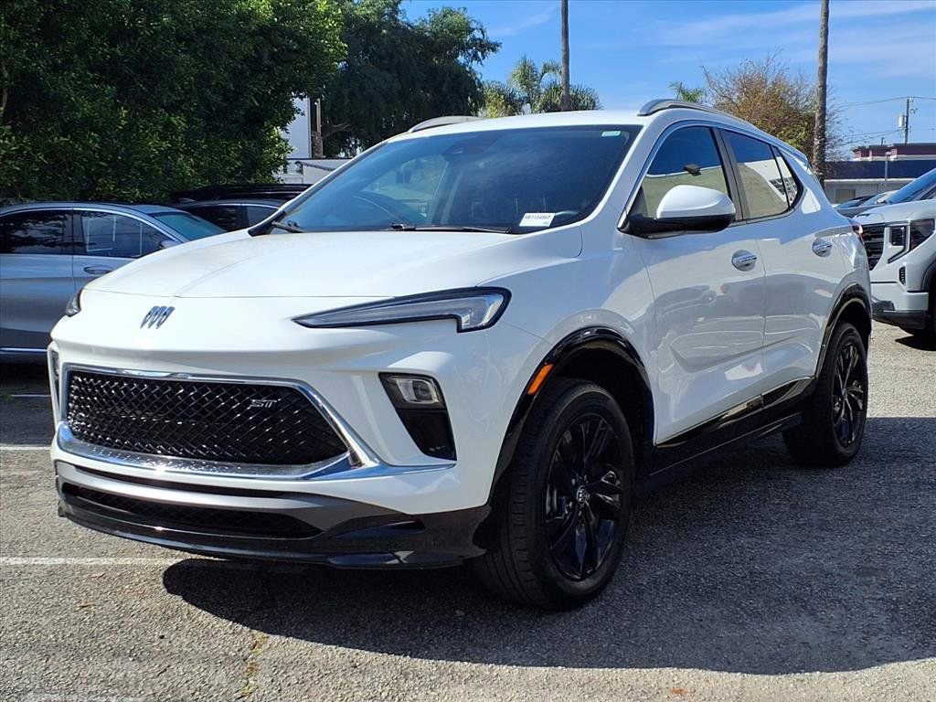 Used 2024 Buick Encore GX Sport Touring image 1