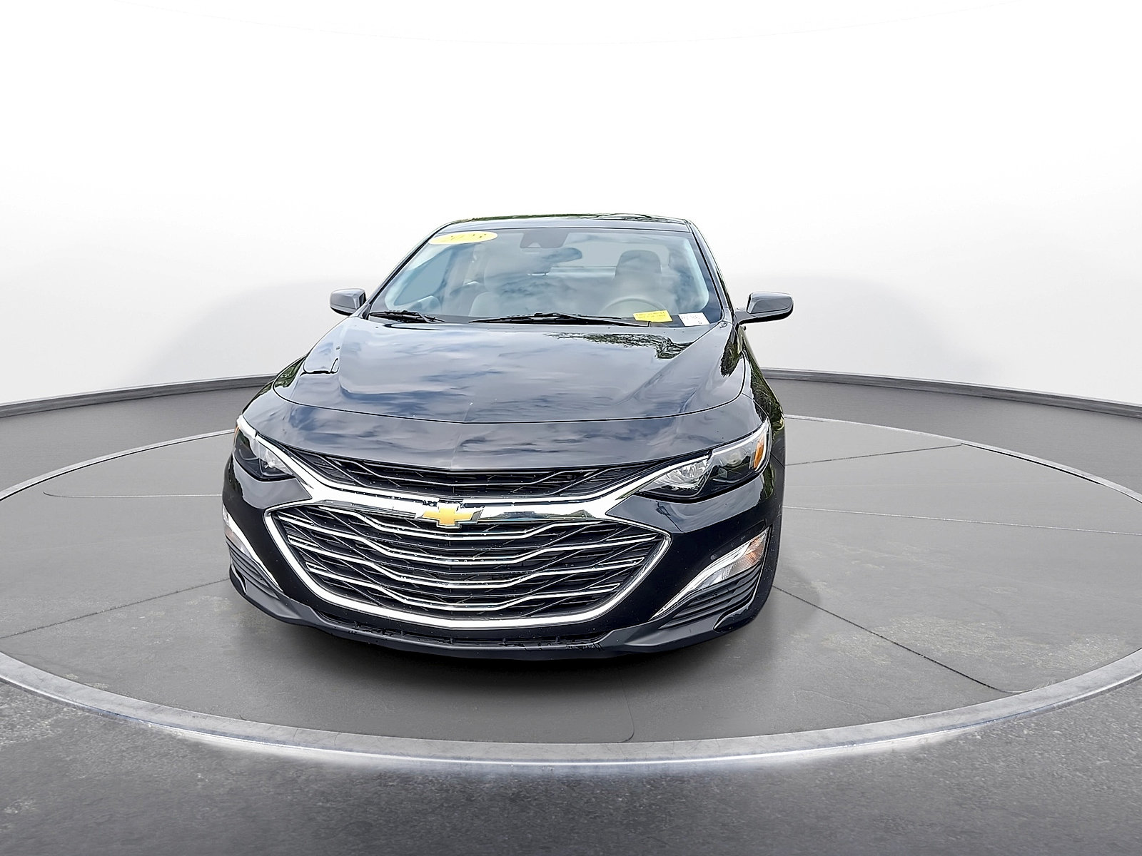 Used 2023 Chevrolet Malibu LS w/ Driver Confidence Package FWD image 3