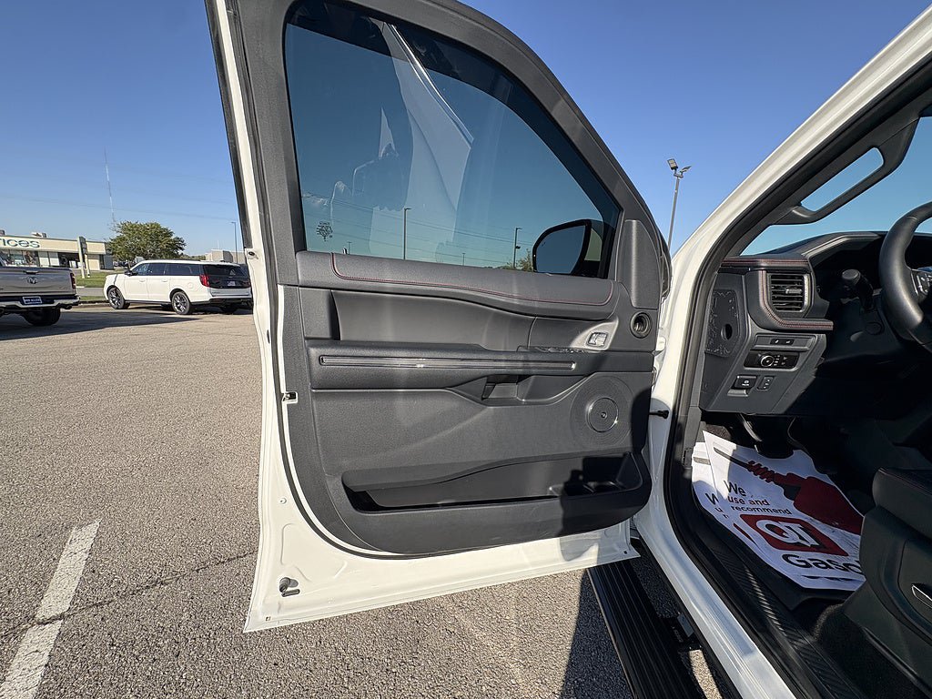 Used 2023 Ford Expedition Limited AWD/4WD image 14