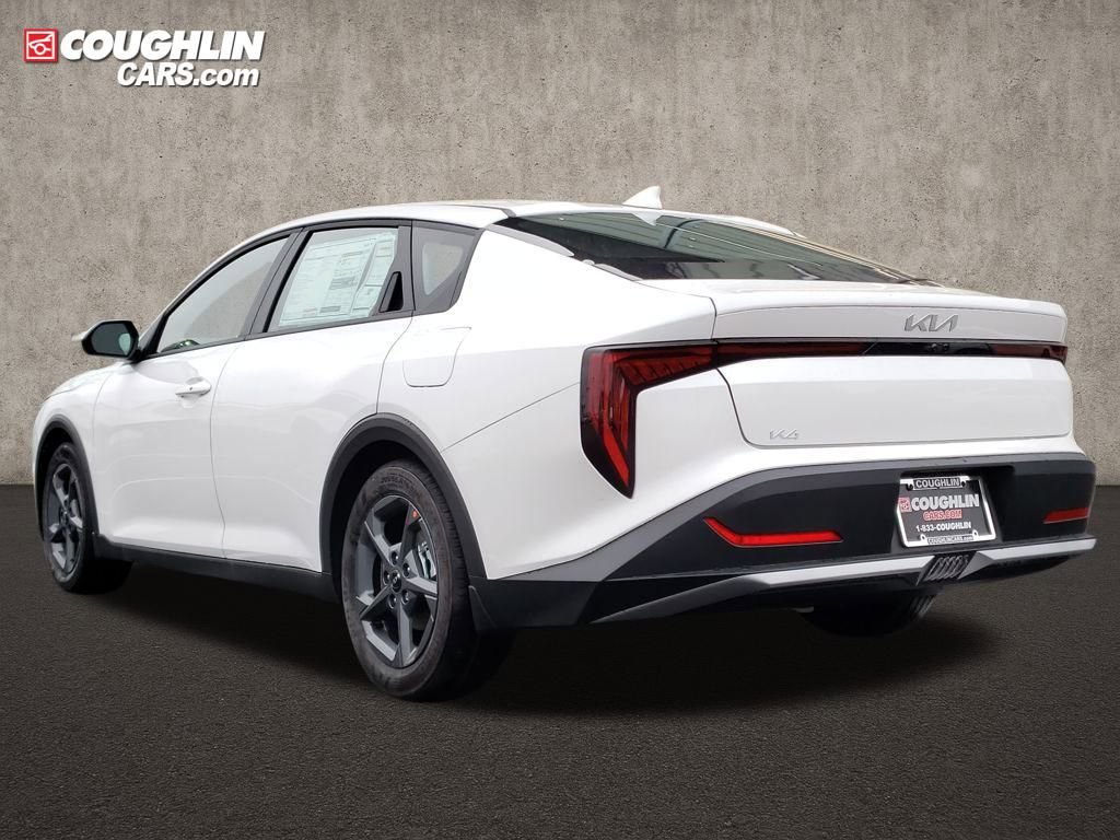 New 2025 Kia K4 LXS image 5