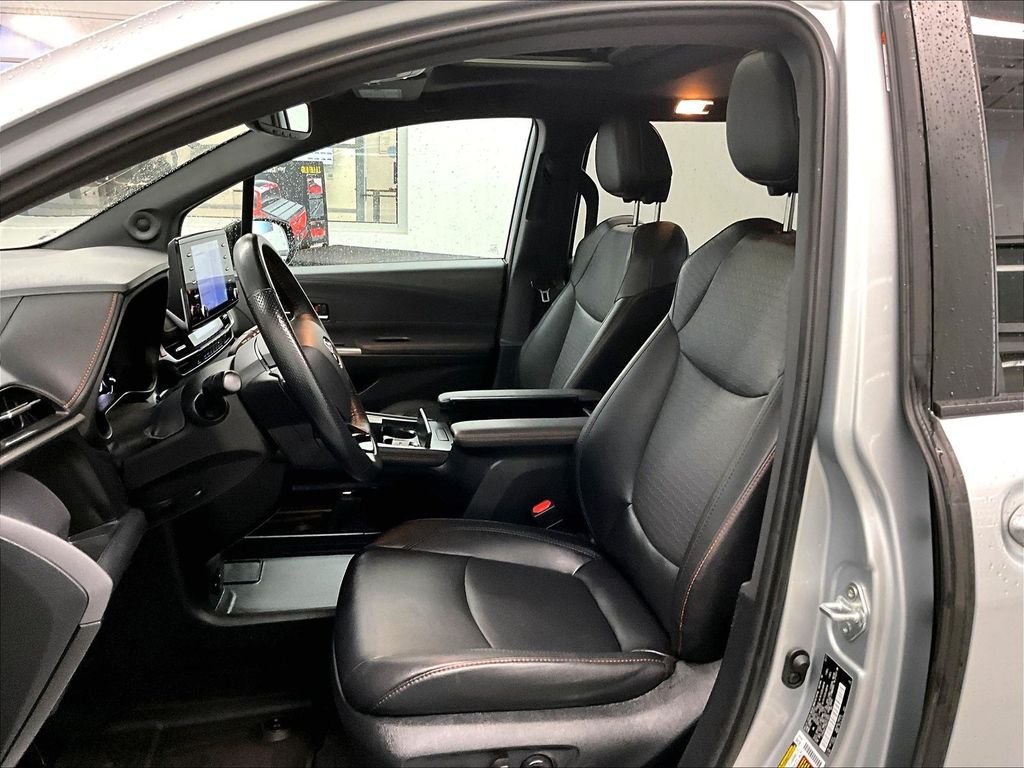 Used 2021 Toyota Sienna XSE w/ XSE Plus Package AWD/4WD image 10