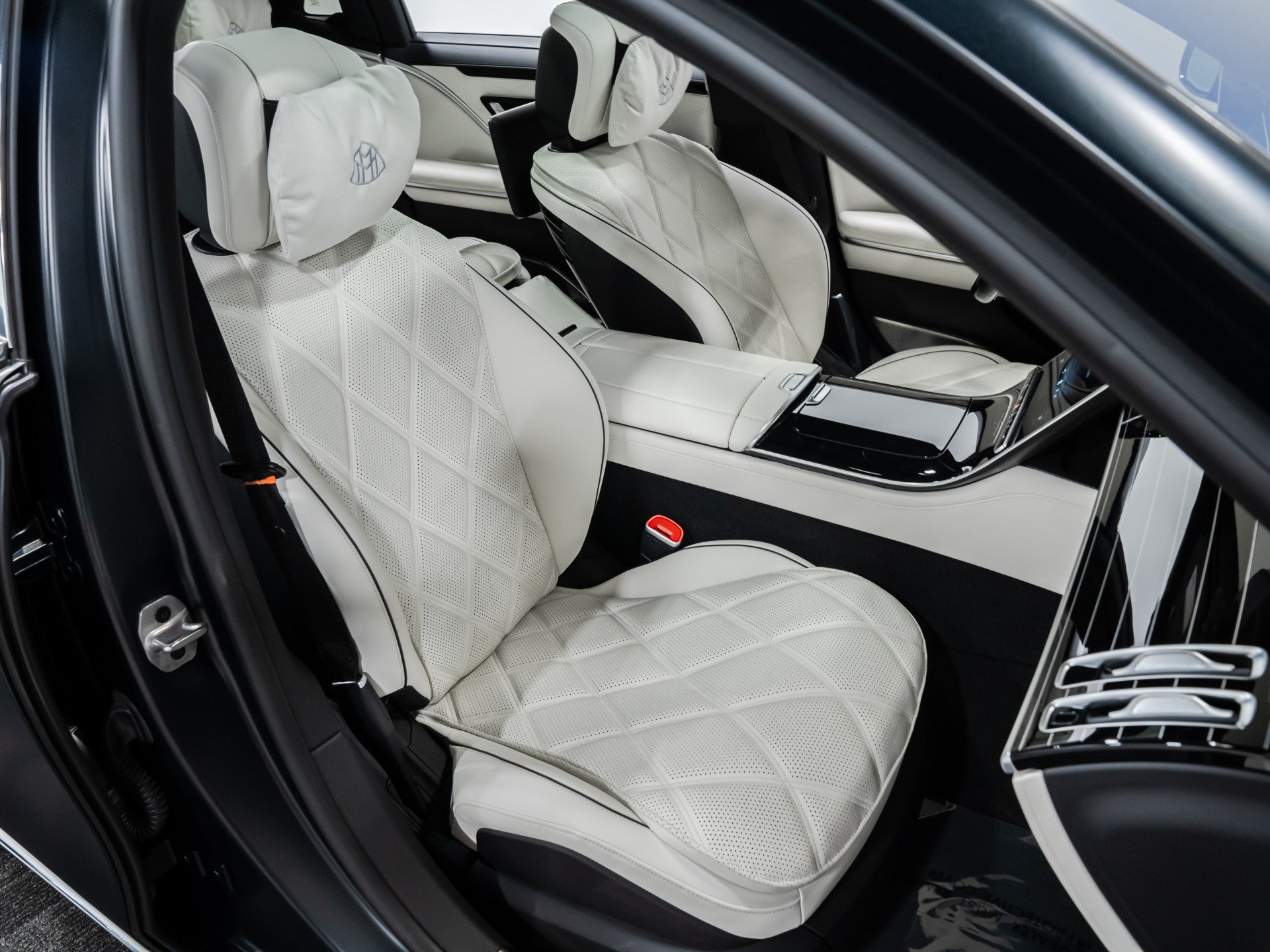 Used 2024 Mercedes-Benz Maybach S 680 4MATIC image 59