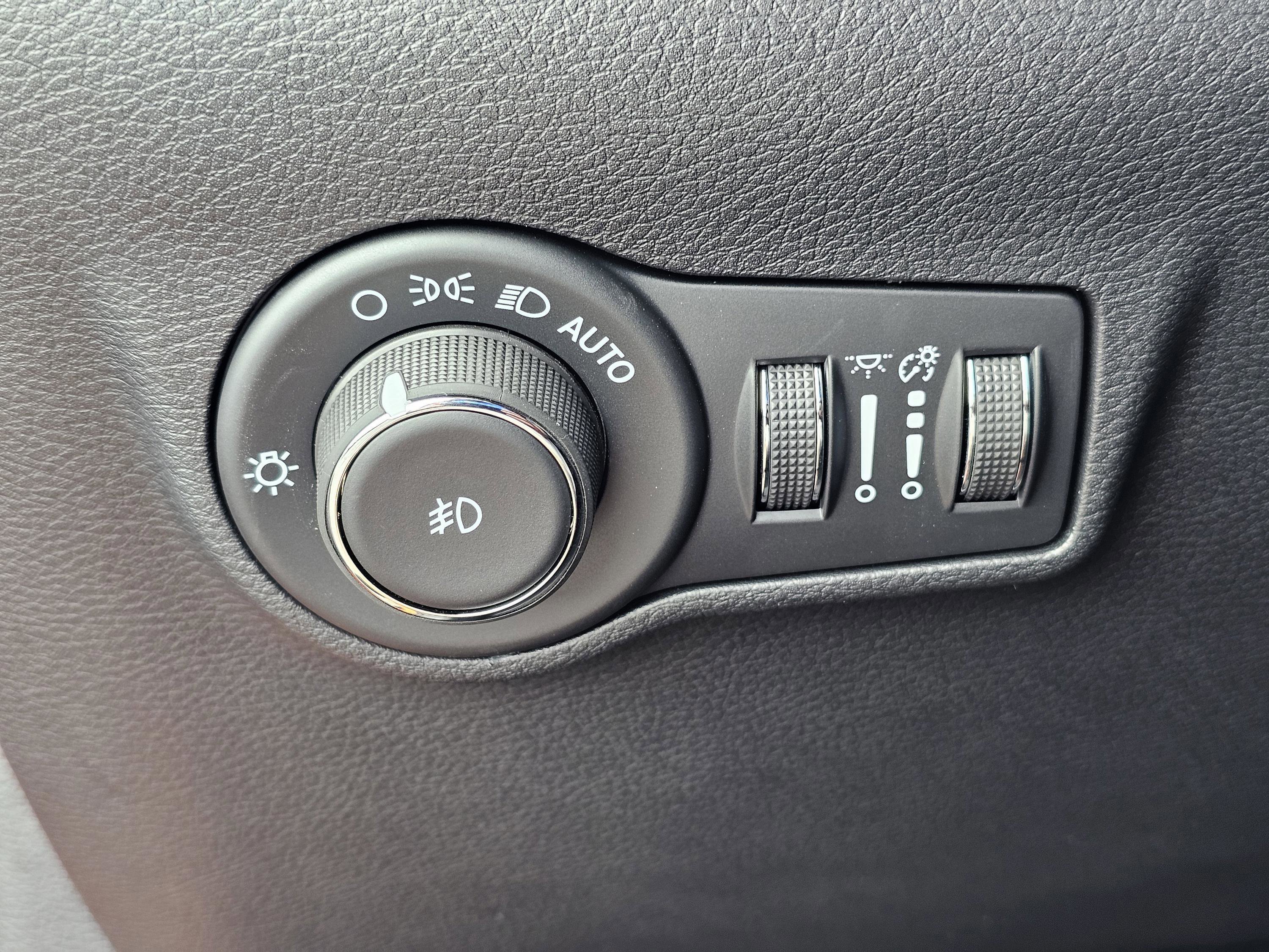 New 2026 Jeep Compass Latitude image 18